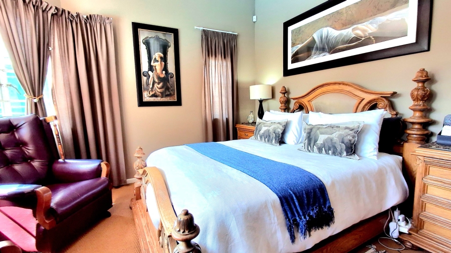 7 Bedroom Property for Sale in Heather Park Western Cape